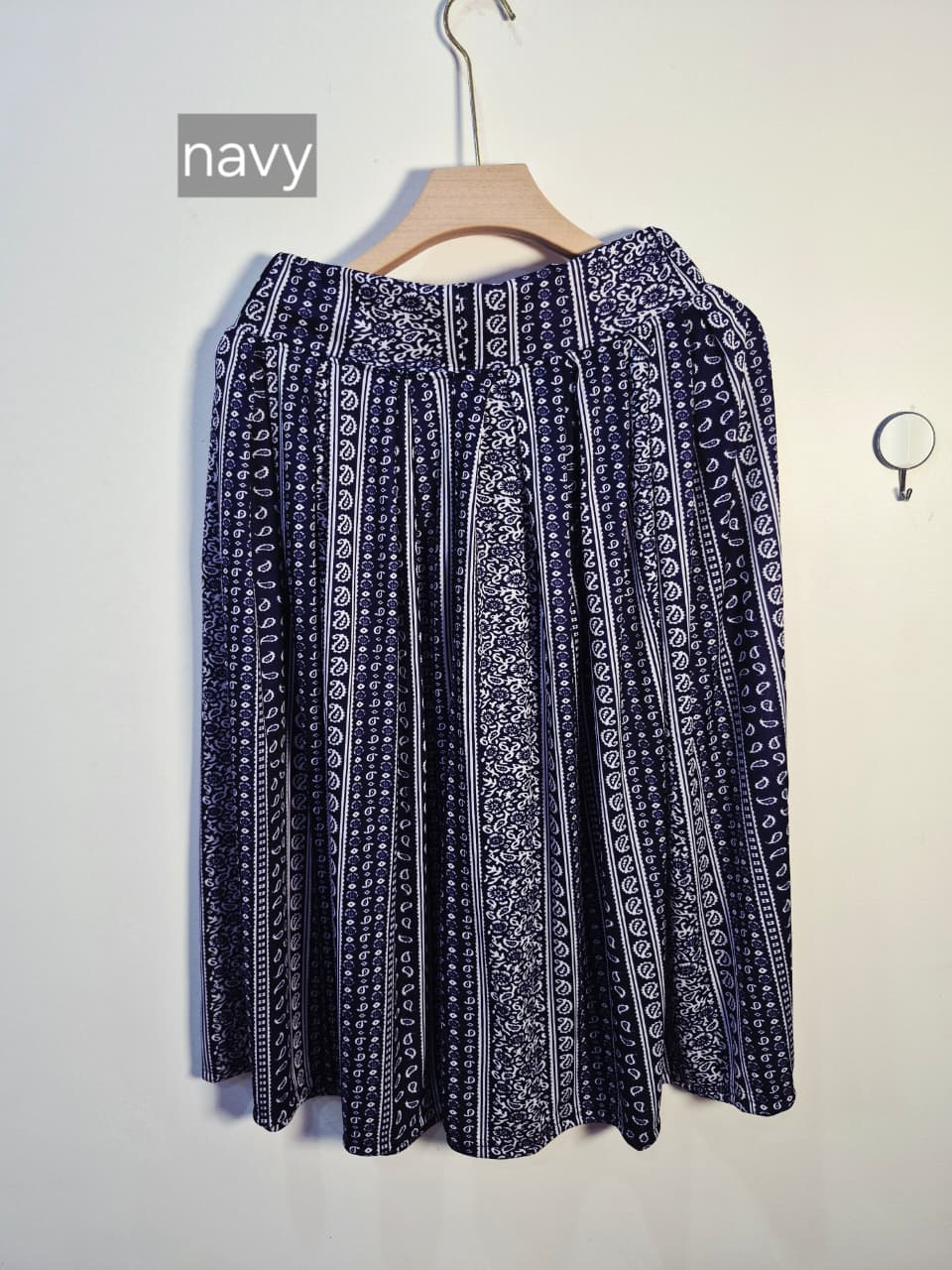 ELEPHANT CAPRIS